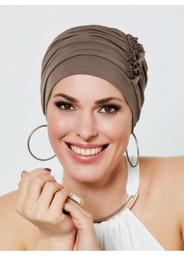 Turban van Gisela Mayer met ruffeltjes